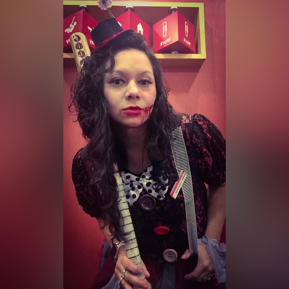 Meet your Posher, Judith - Picture 2 of 4